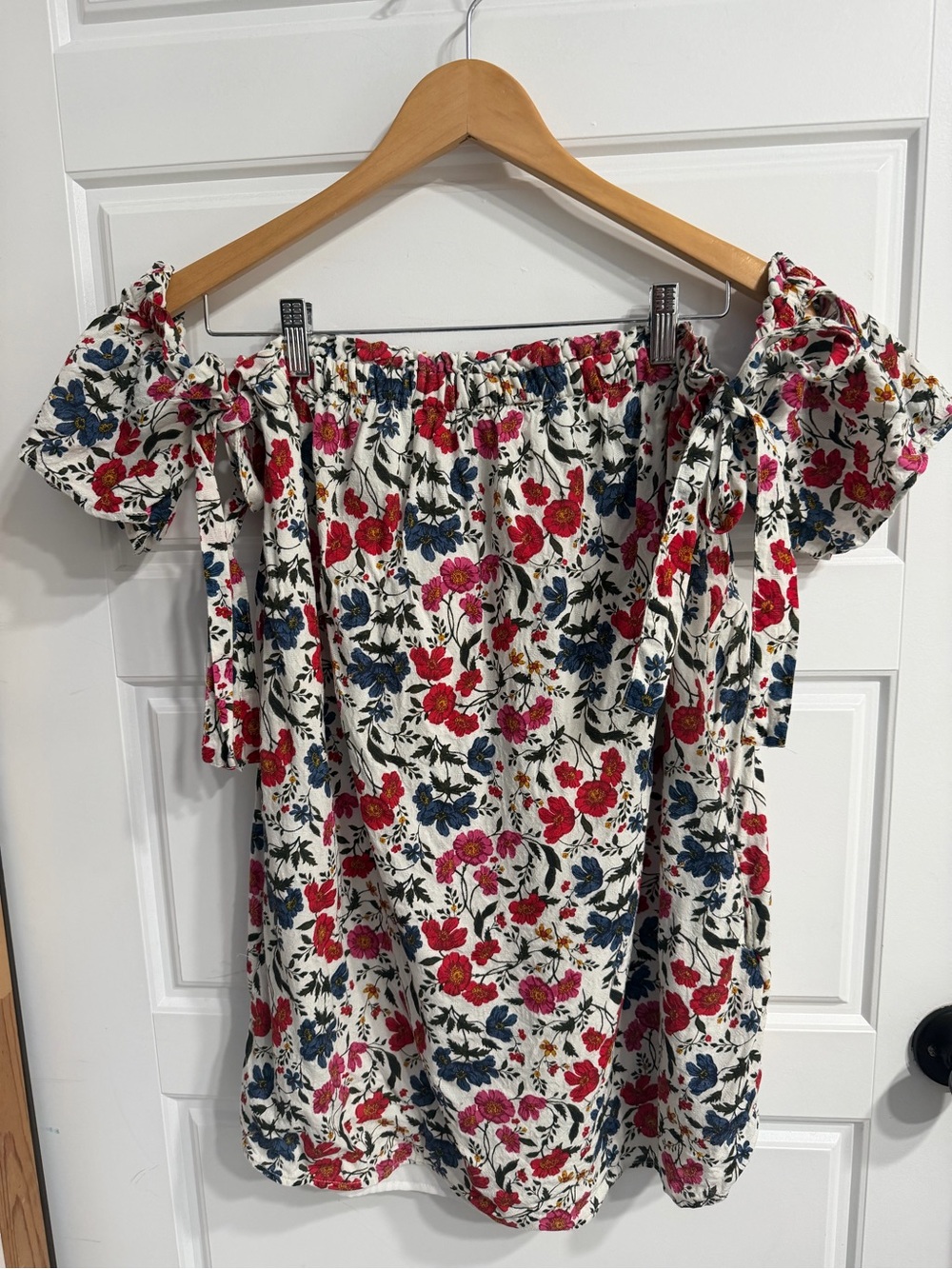 American Eagle Outfitters White Off-Shoulder Floral Top with Red & Blue Flowers